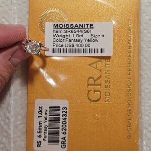 Moissanite ring size 6